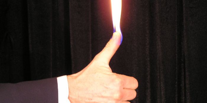 Płonący kciuk (Fire thumb)