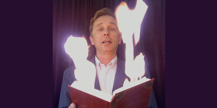 Płonąca księga (Burning book) 